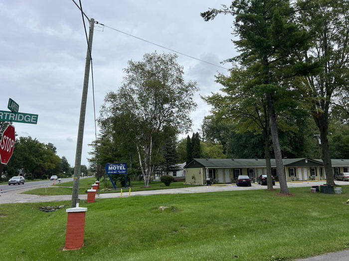 Huron Inn Motel (Darlington Efficiency Apartments) - Sept 10Th 2023 (newer photo)